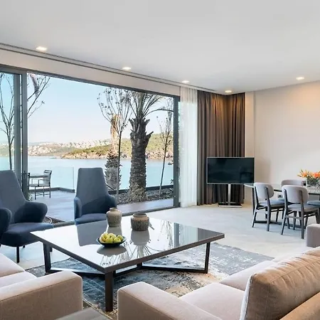 Secluded Bay Presidential *