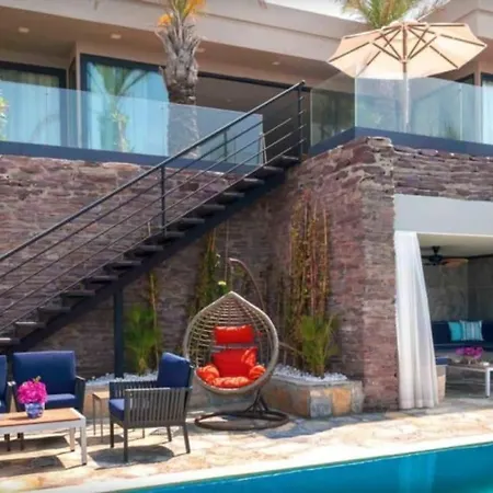 Secluded Bay Presidential