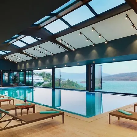 Secluded Bay Presidential *