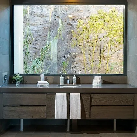 Secluded Bay Presidential