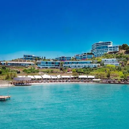 Secluded Bay Presidential *