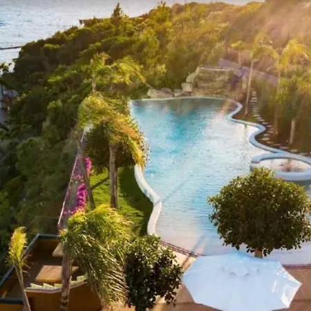 Вилла Secluded Bay Presidential Миляс